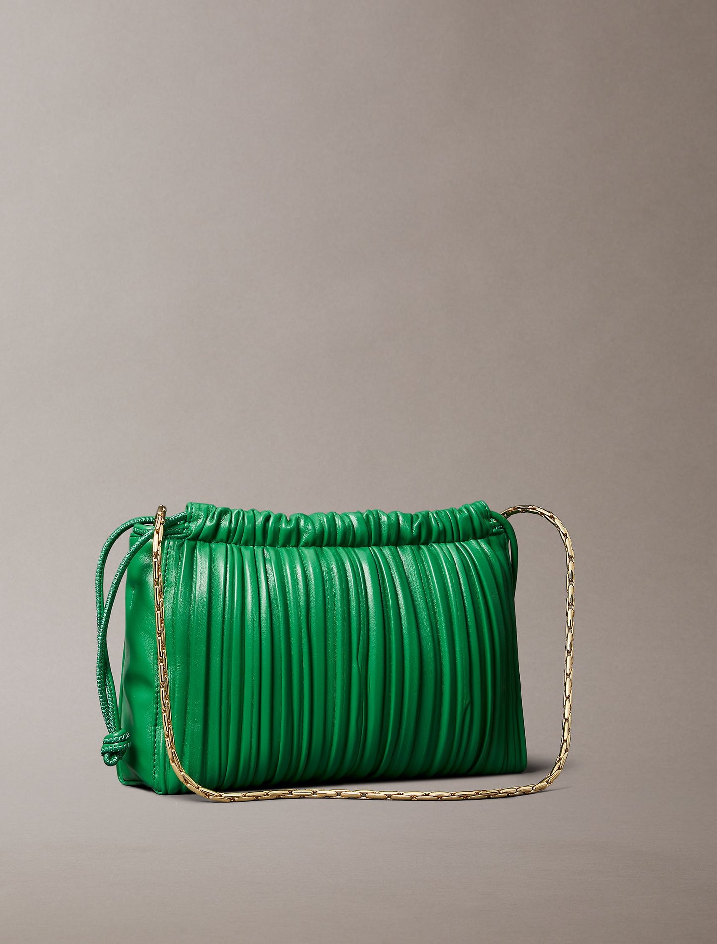 Plisse Drawstring Crossbody Bag (Emerald)