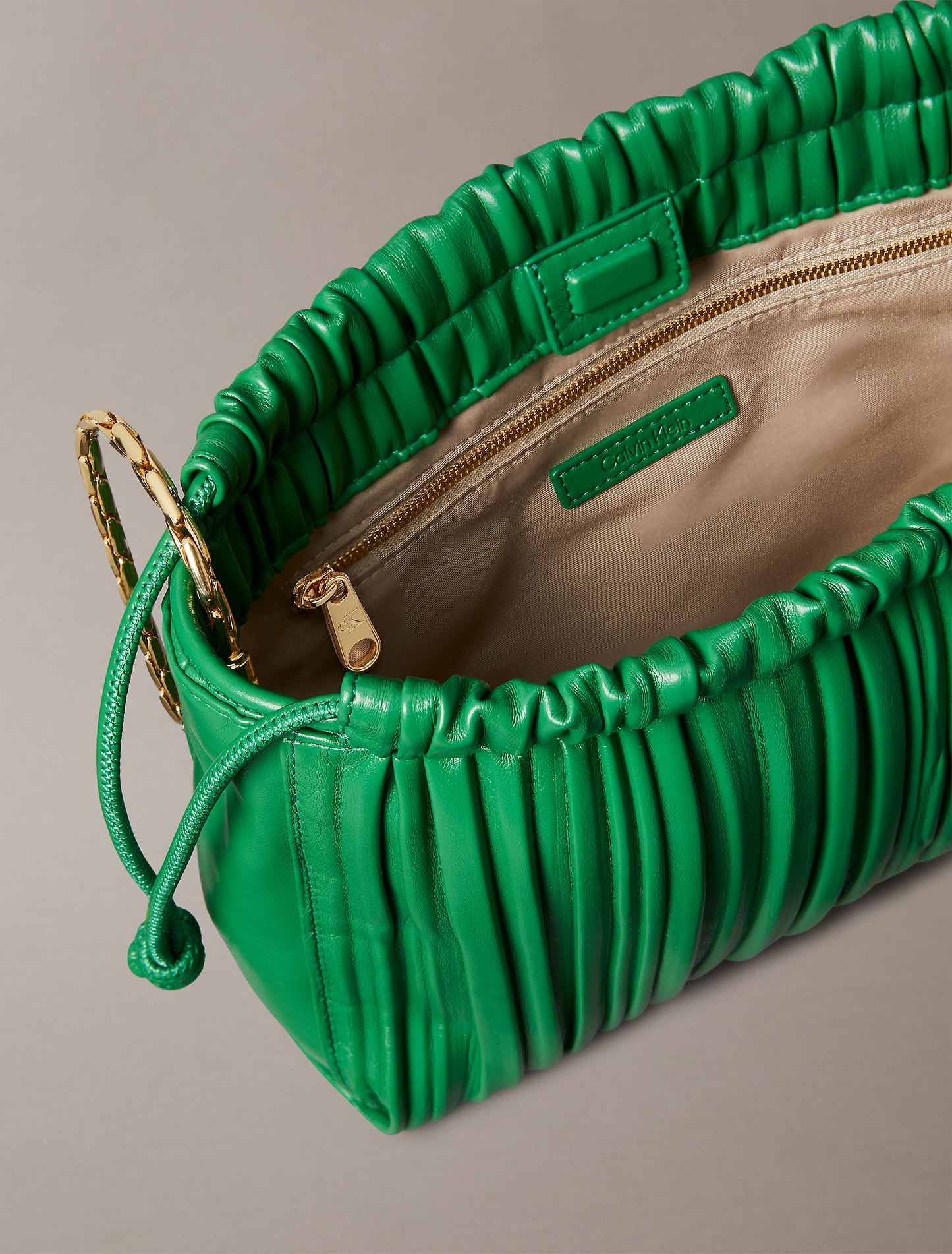 Plisse Drawstring Crossbody Bag (Emerald)