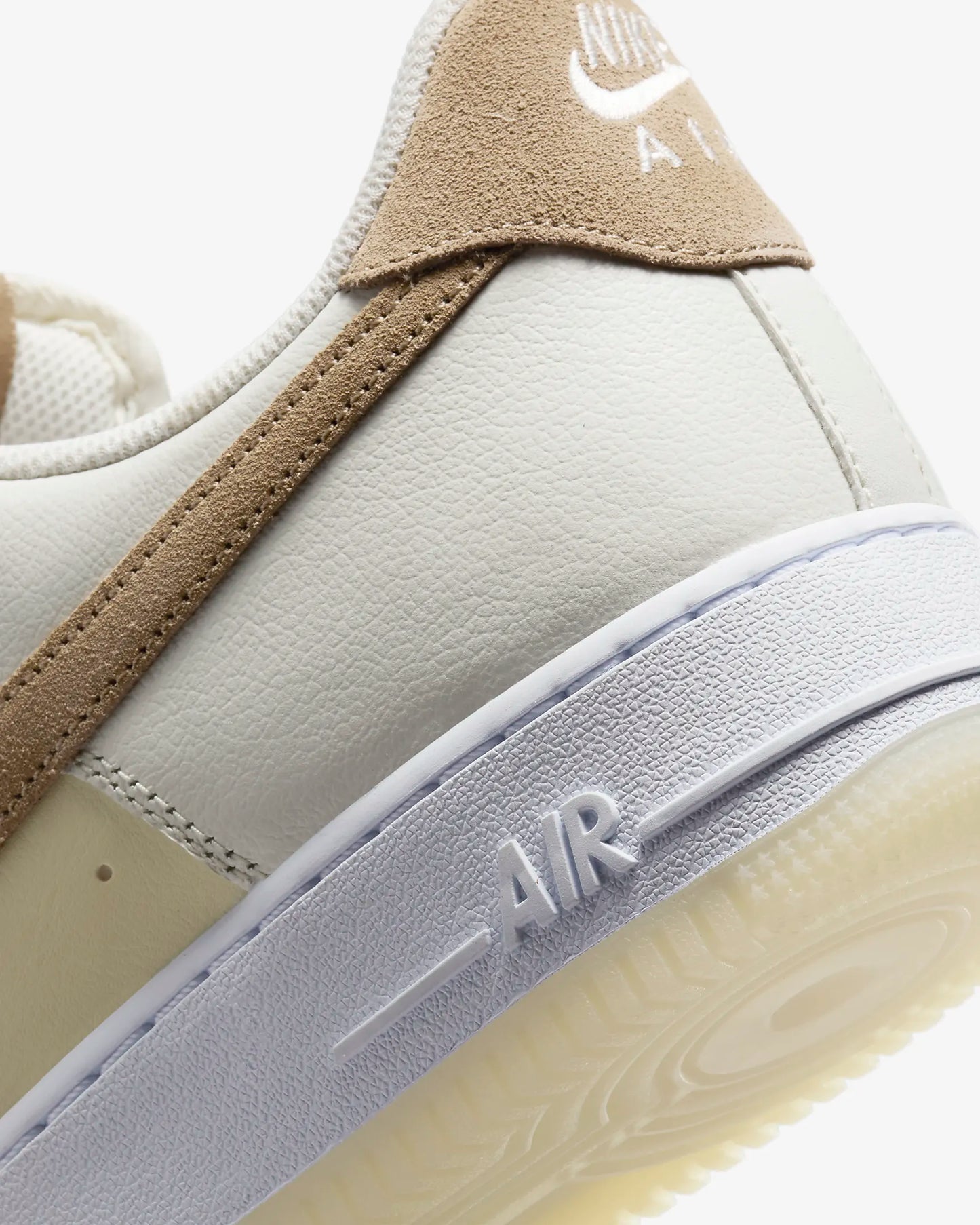 Air Force 1 '07 LV8 (Sail/Coconut Milk/White/Khaki)