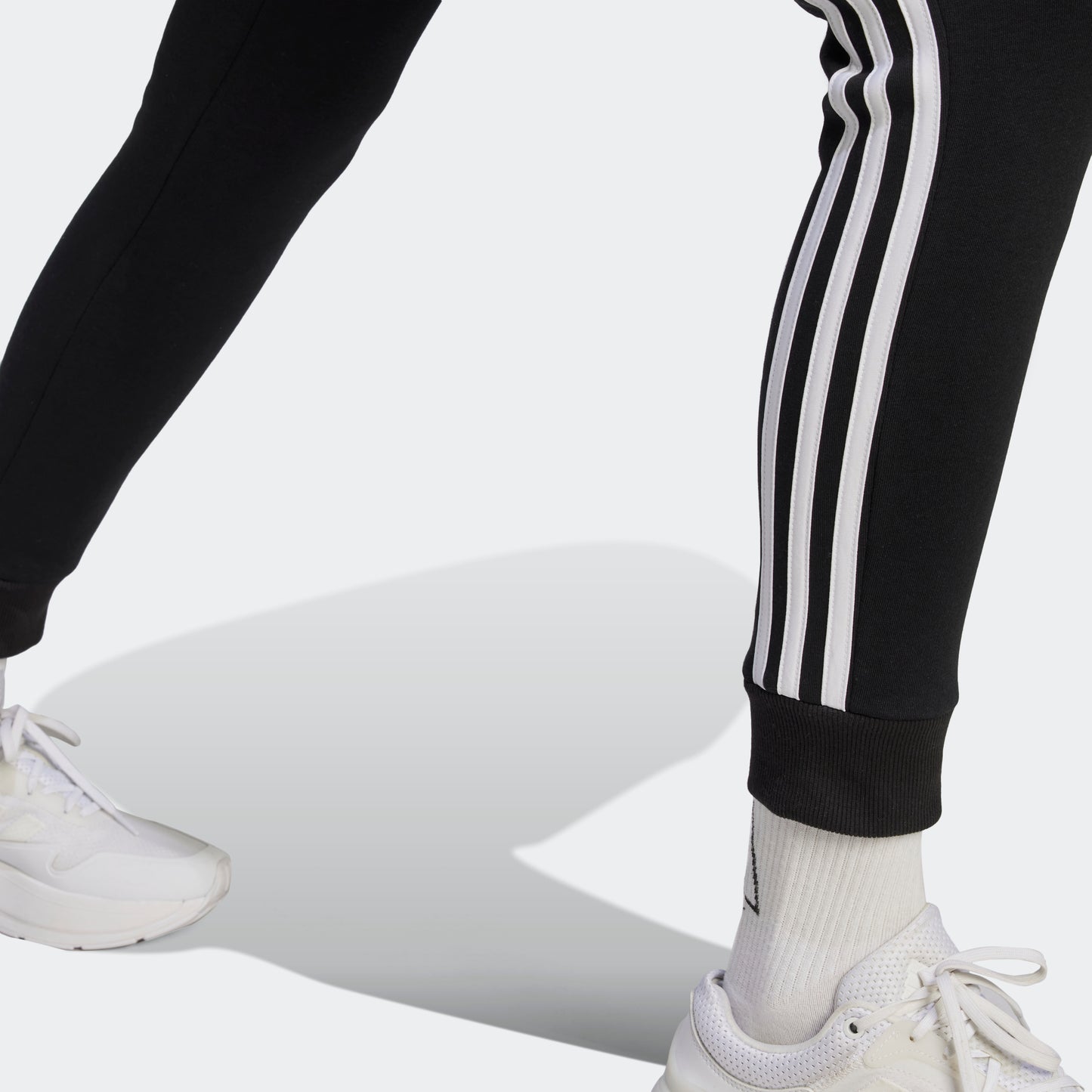 Essentials 3-Stripes Fleece Pants (Black / White)