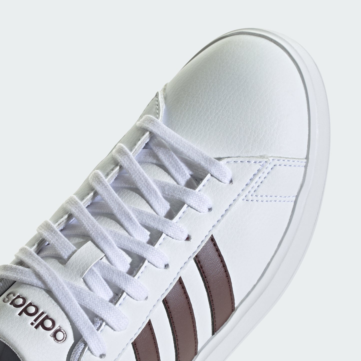 Grand Court 2.0 Shoes (White / Brown)