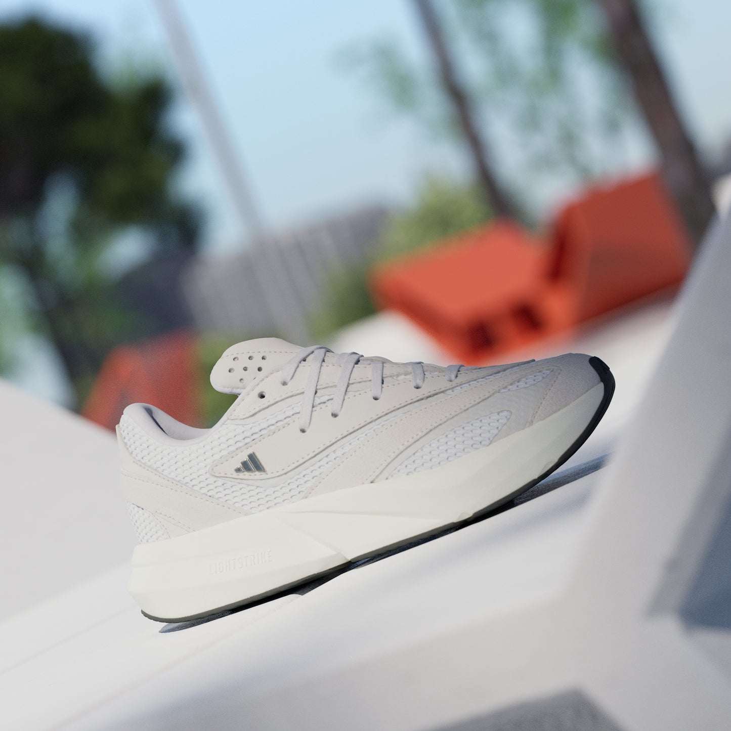 Lightblaze Shoes (White / Grey)
