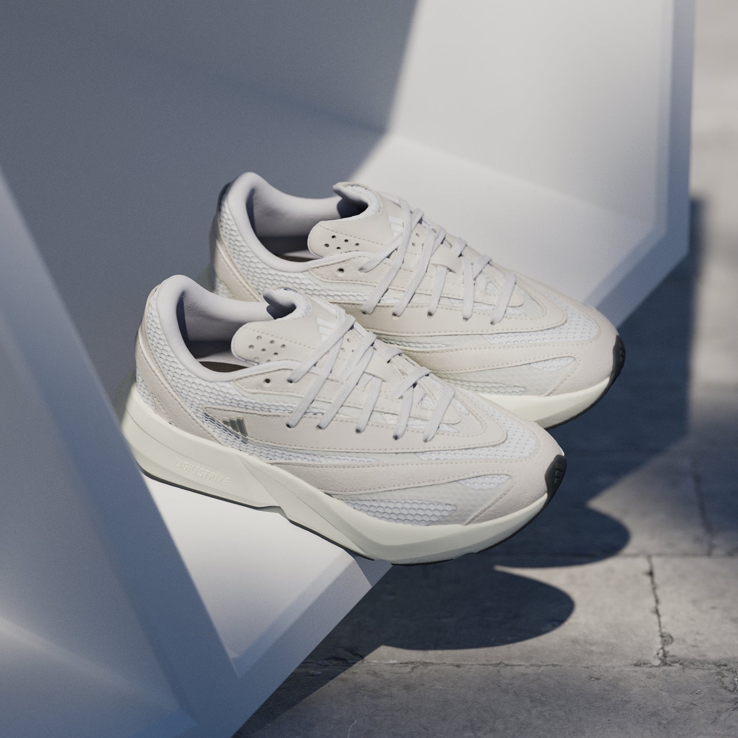 Lightblaze Shoes (White / Grey)