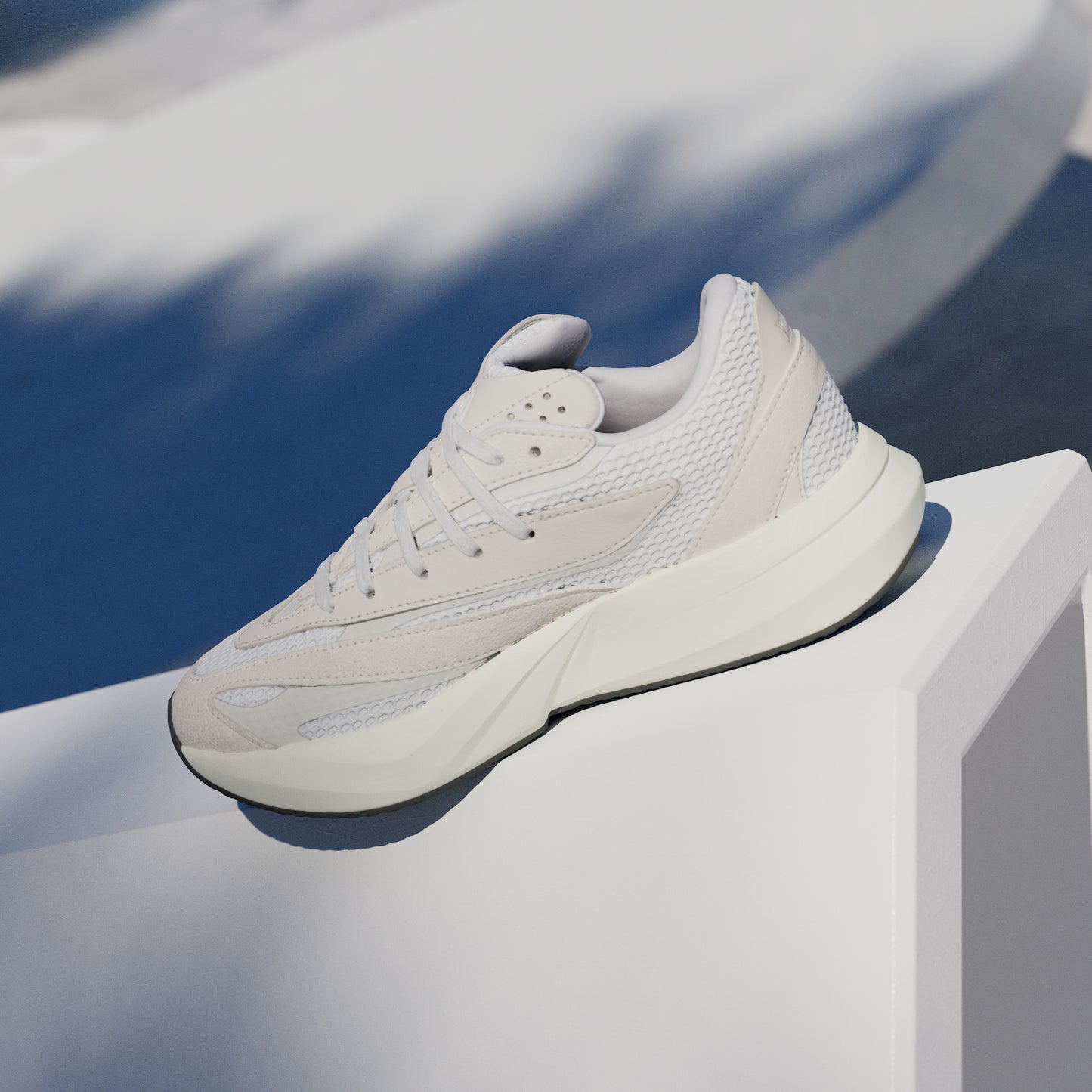 Lightblaze Shoes (White / Grey)