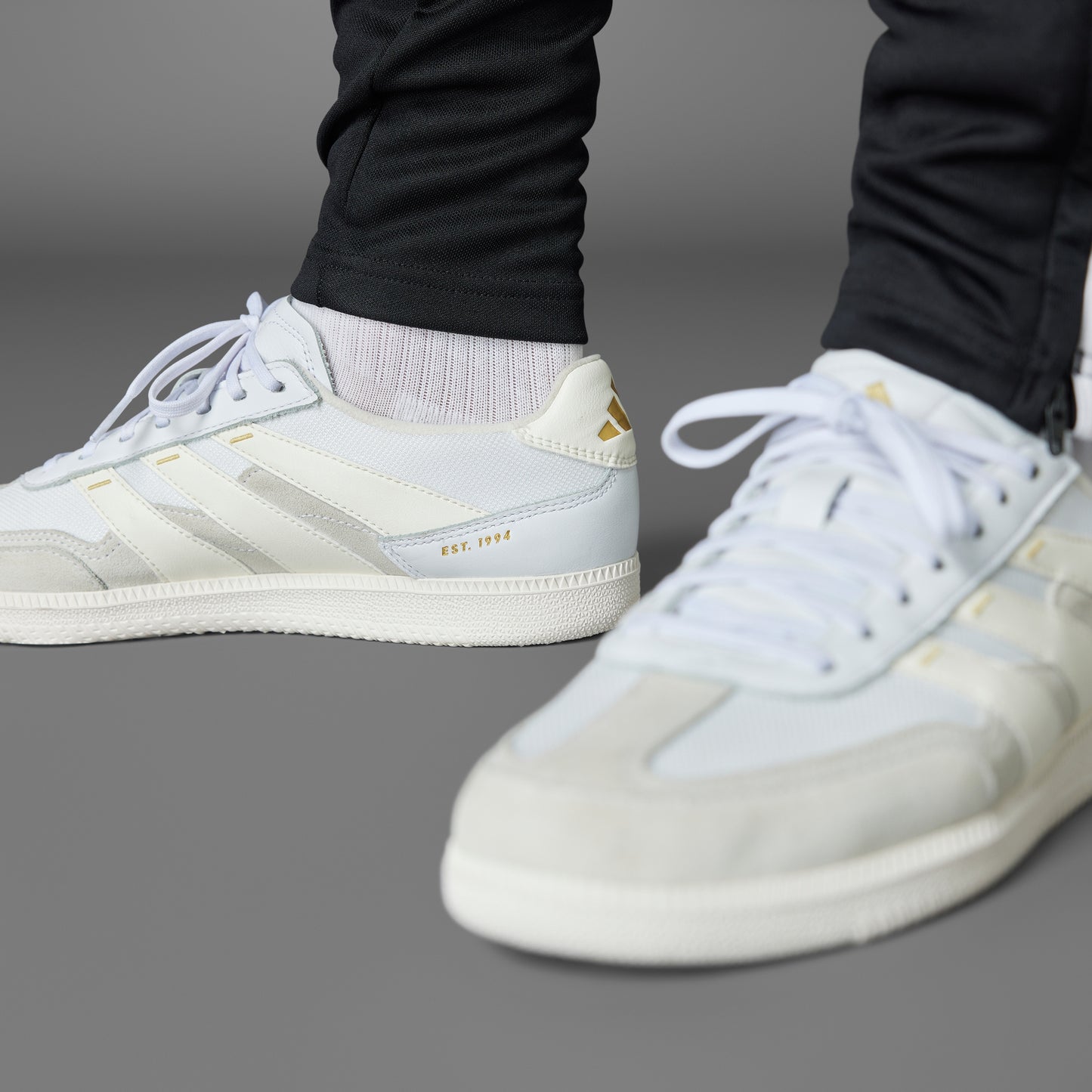 Predator Freestyle Shoes (Cloud White / Off White / Gold Metallic)