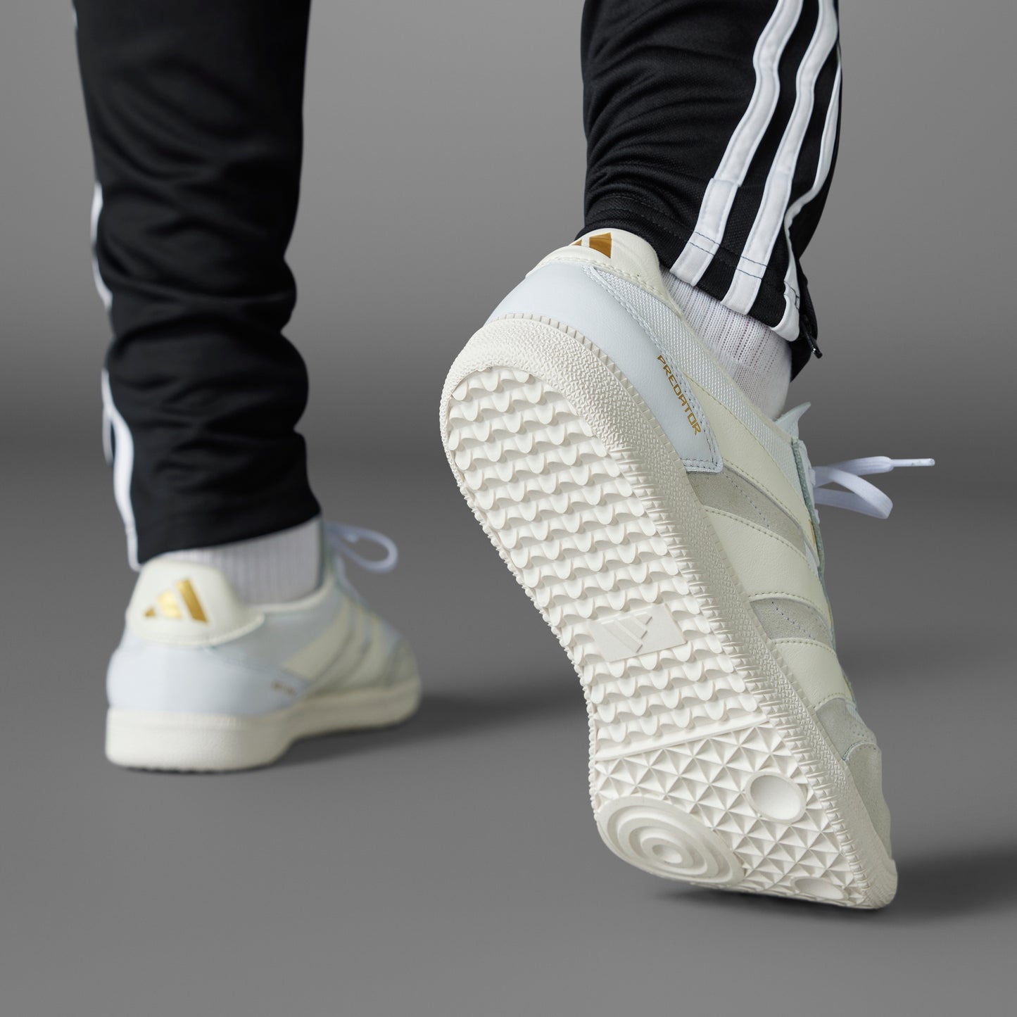 Predator Freestyle Shoes (Cloud White / Off White / Gold Metallic)