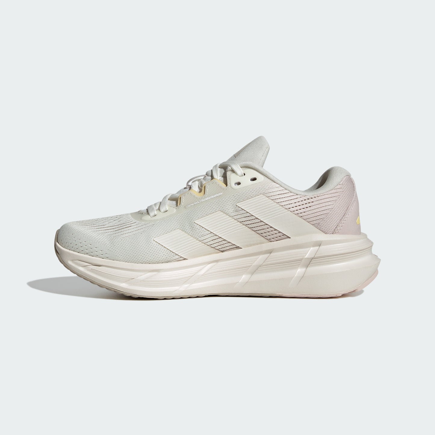 Questar 3 Running Shoes (Off White / Chalk White / Putty Mauve)