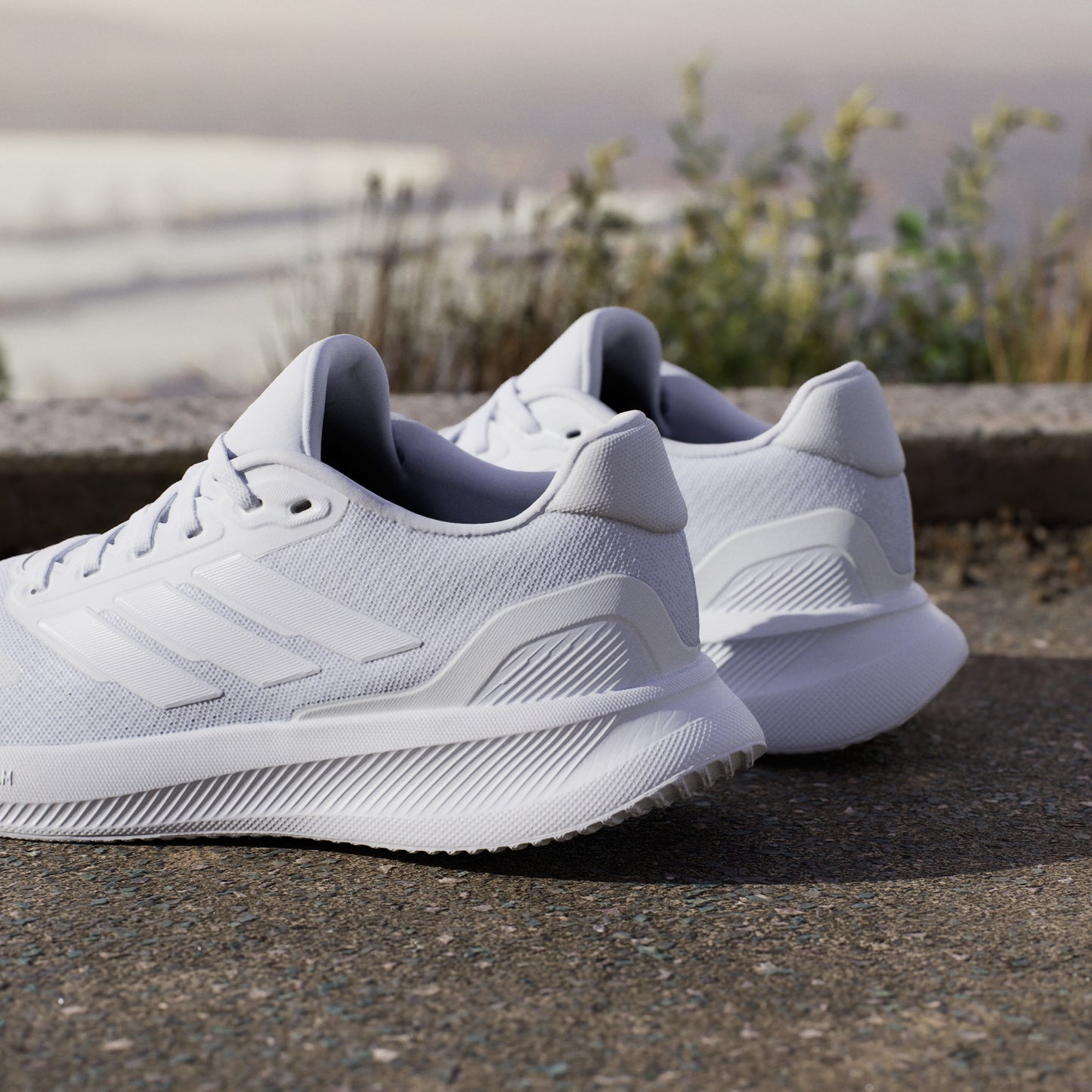 Runfalcon 5 Running Shoes (White)