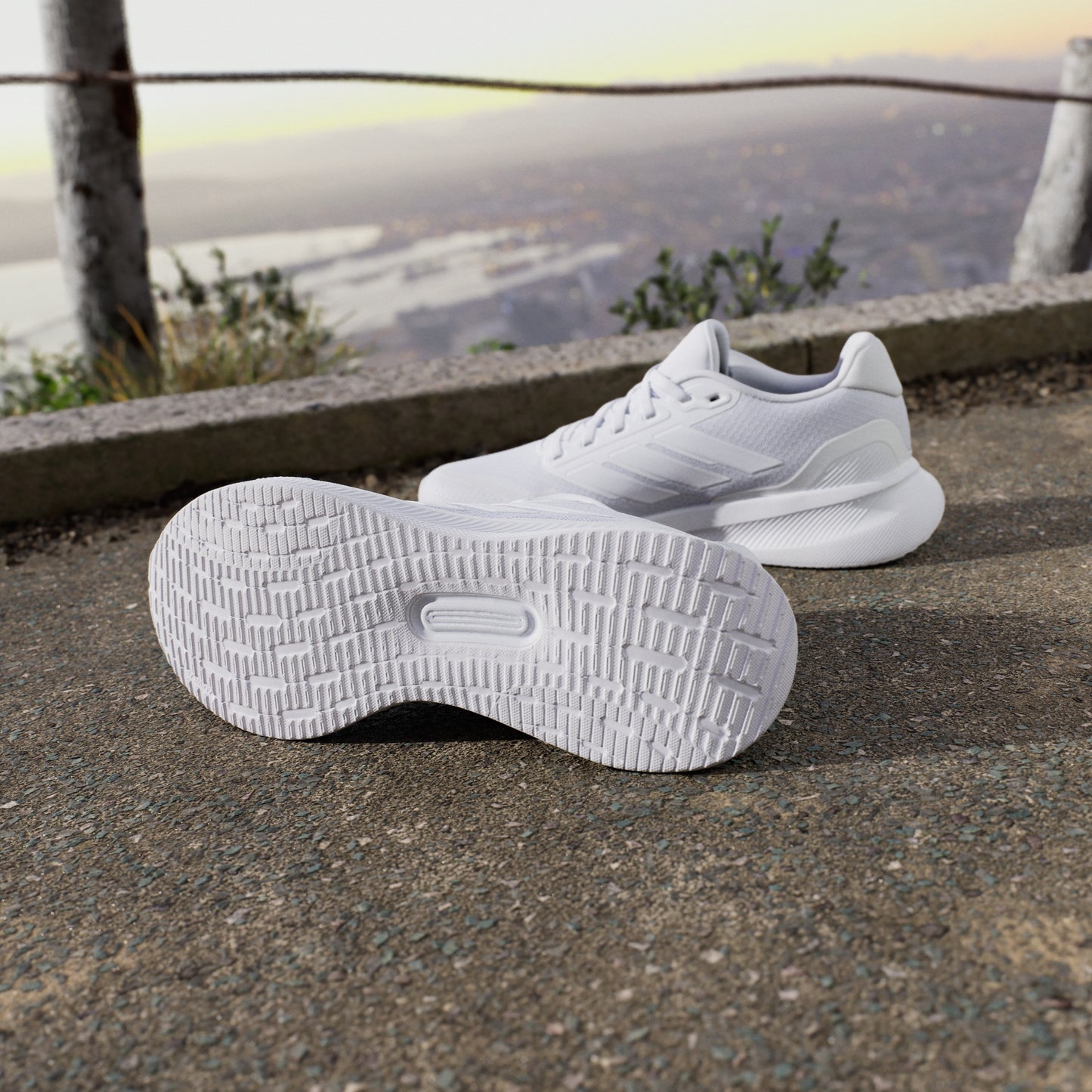Runfalcon 5 Running Shoes (White)