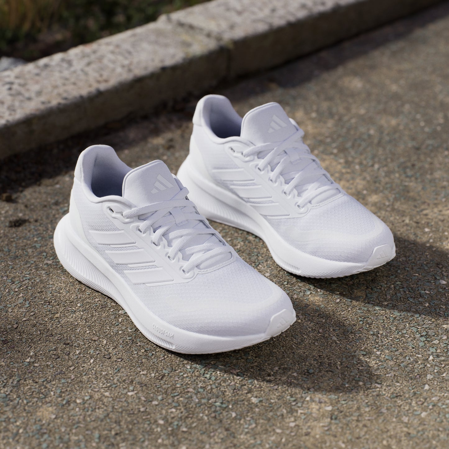 Runfalcon 5 Running Shoes (White)