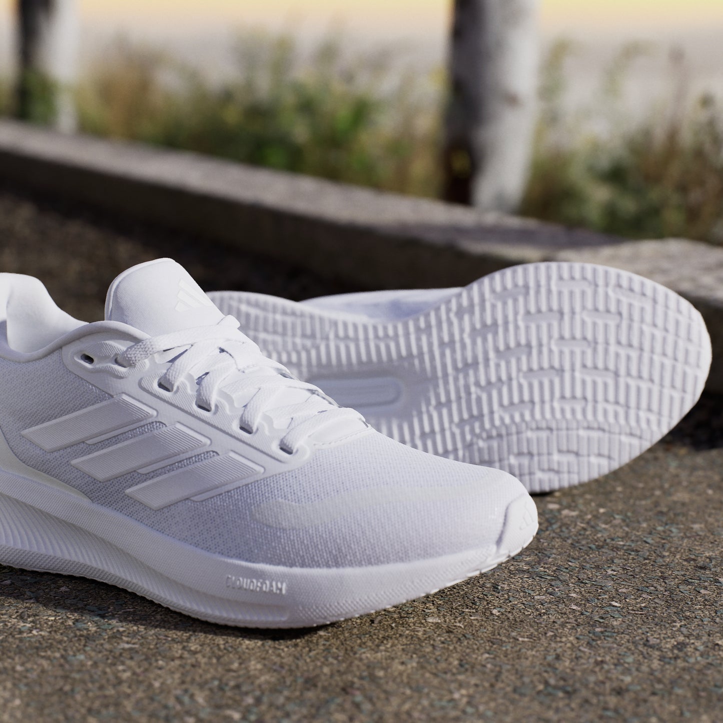 Runfalcon 5 Running Shoes (White)