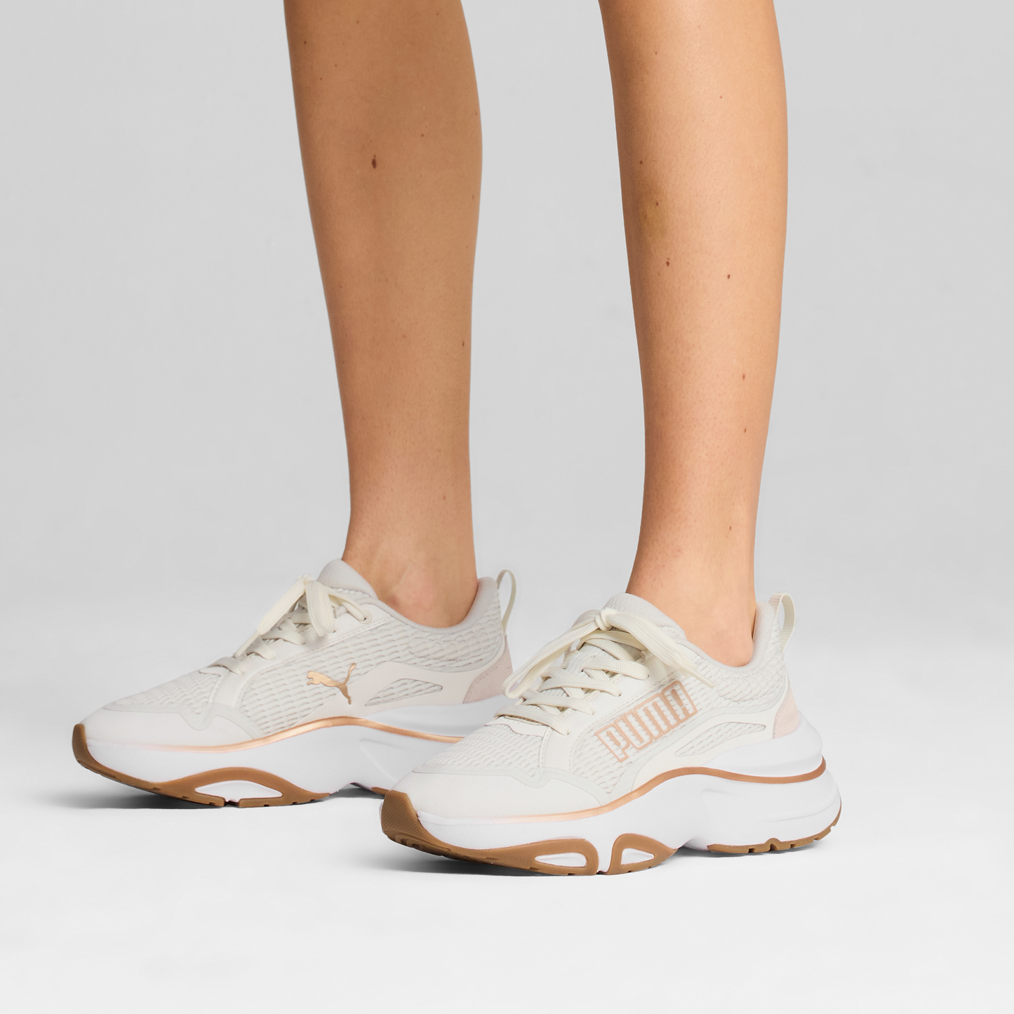 Softride Divine Shoes (Vapor Gray / Gold / Gum)