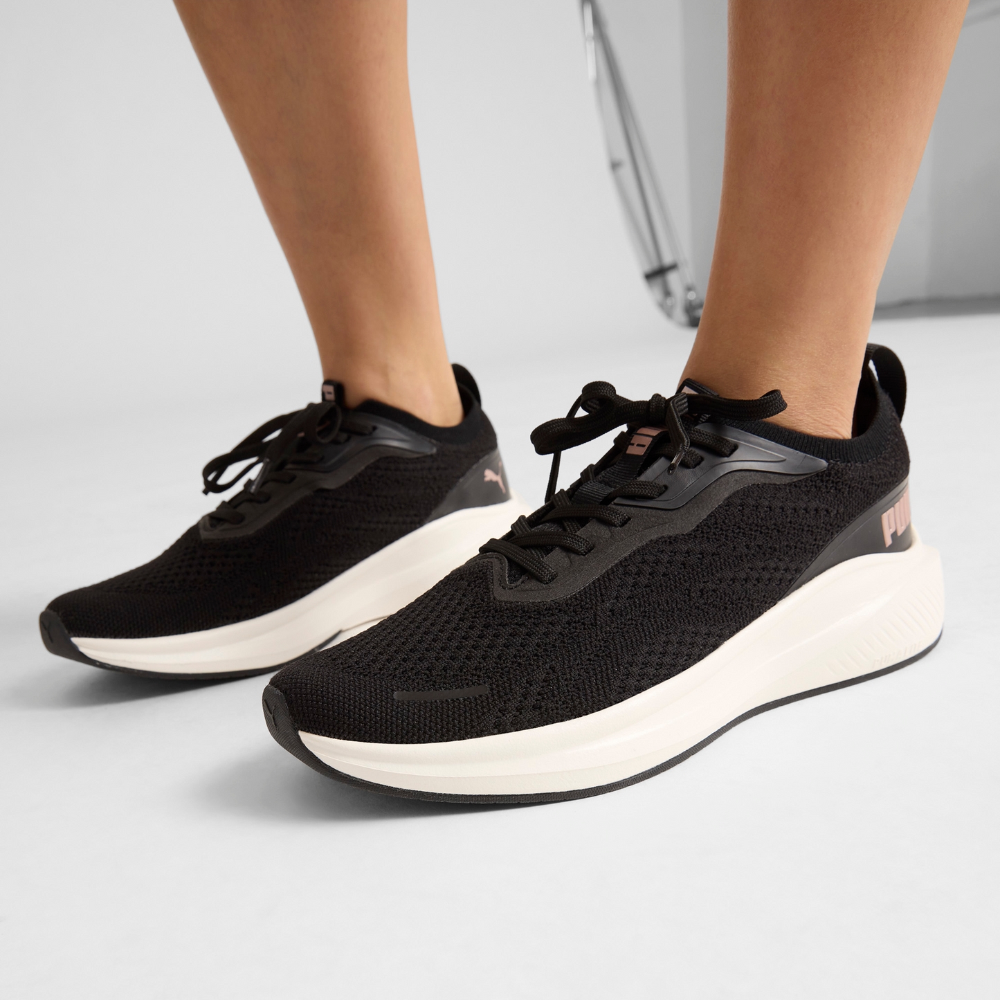 Skyrocket Lite Shoes (Black / Rose Gold)