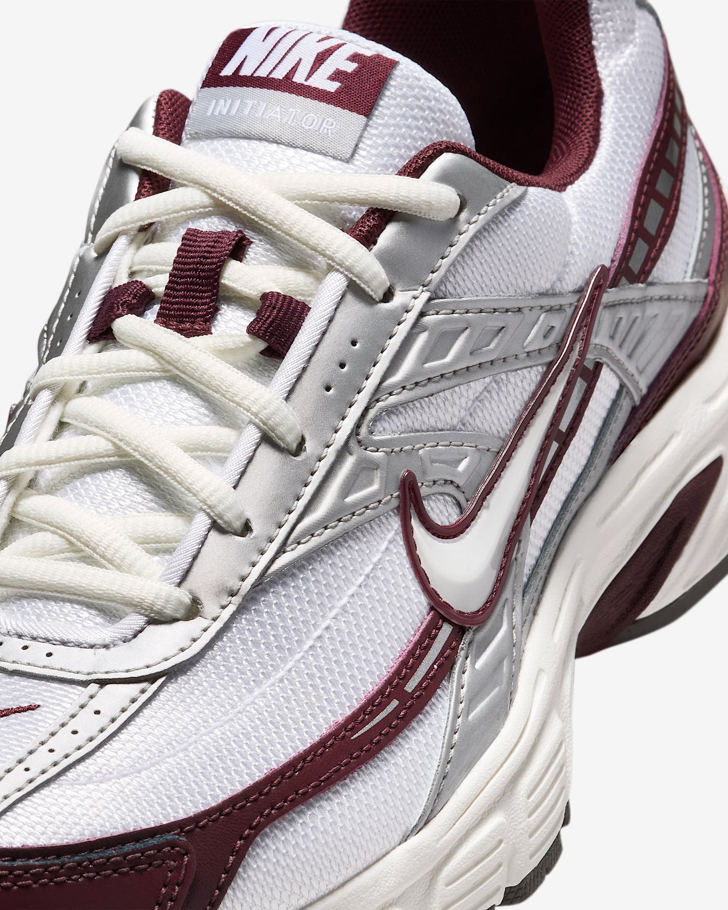 Initiator Shoes (White / Burgundy)