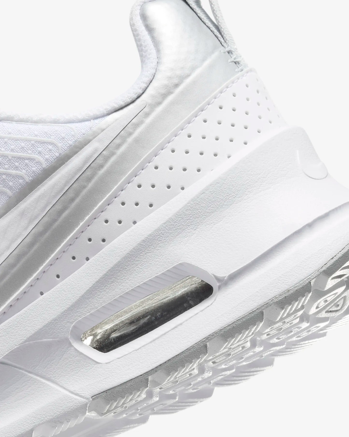 Air Max Nuaxis Shoes (White/Pure Platinum/Metallic Silver/White)