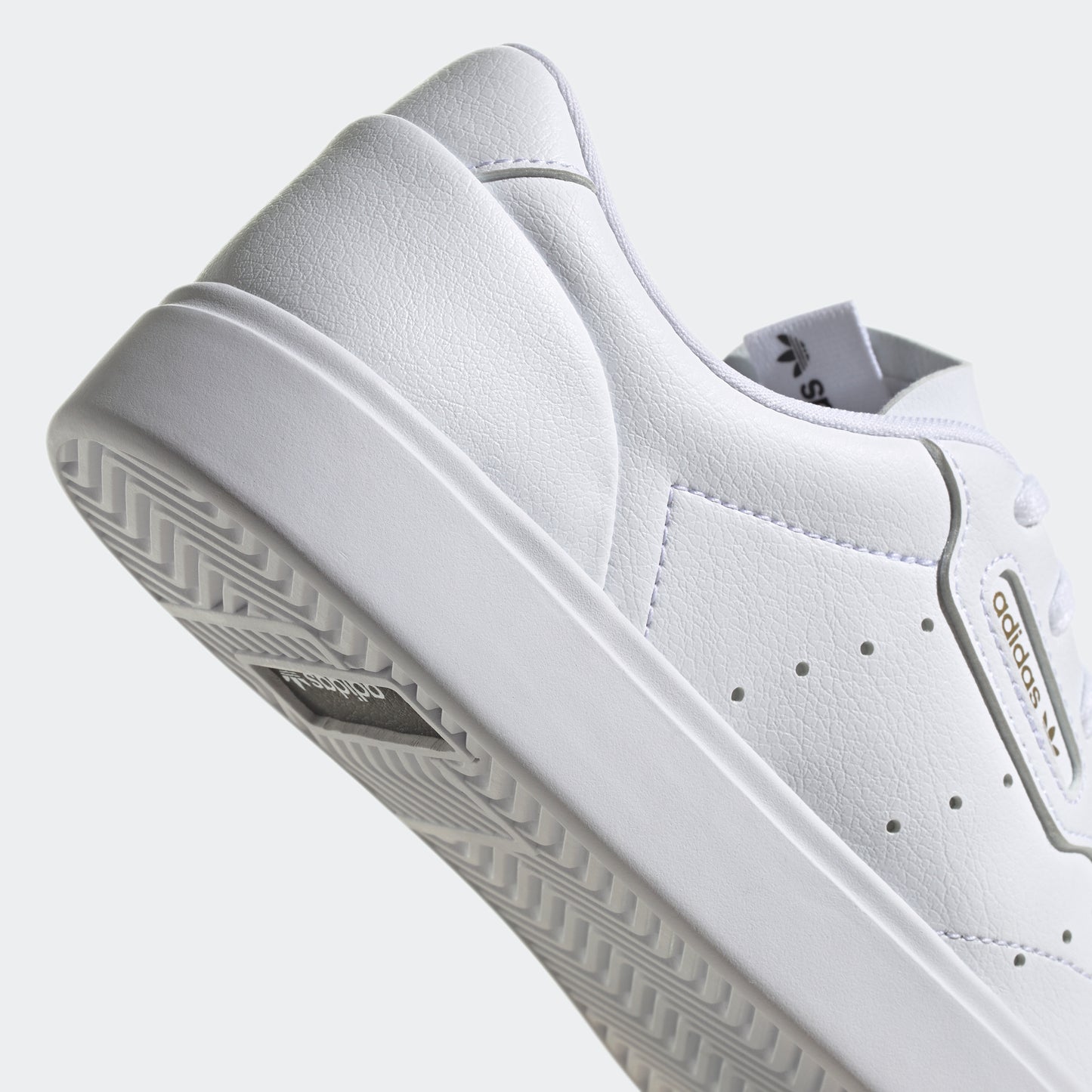 Sleek Shoes (White / Gold)