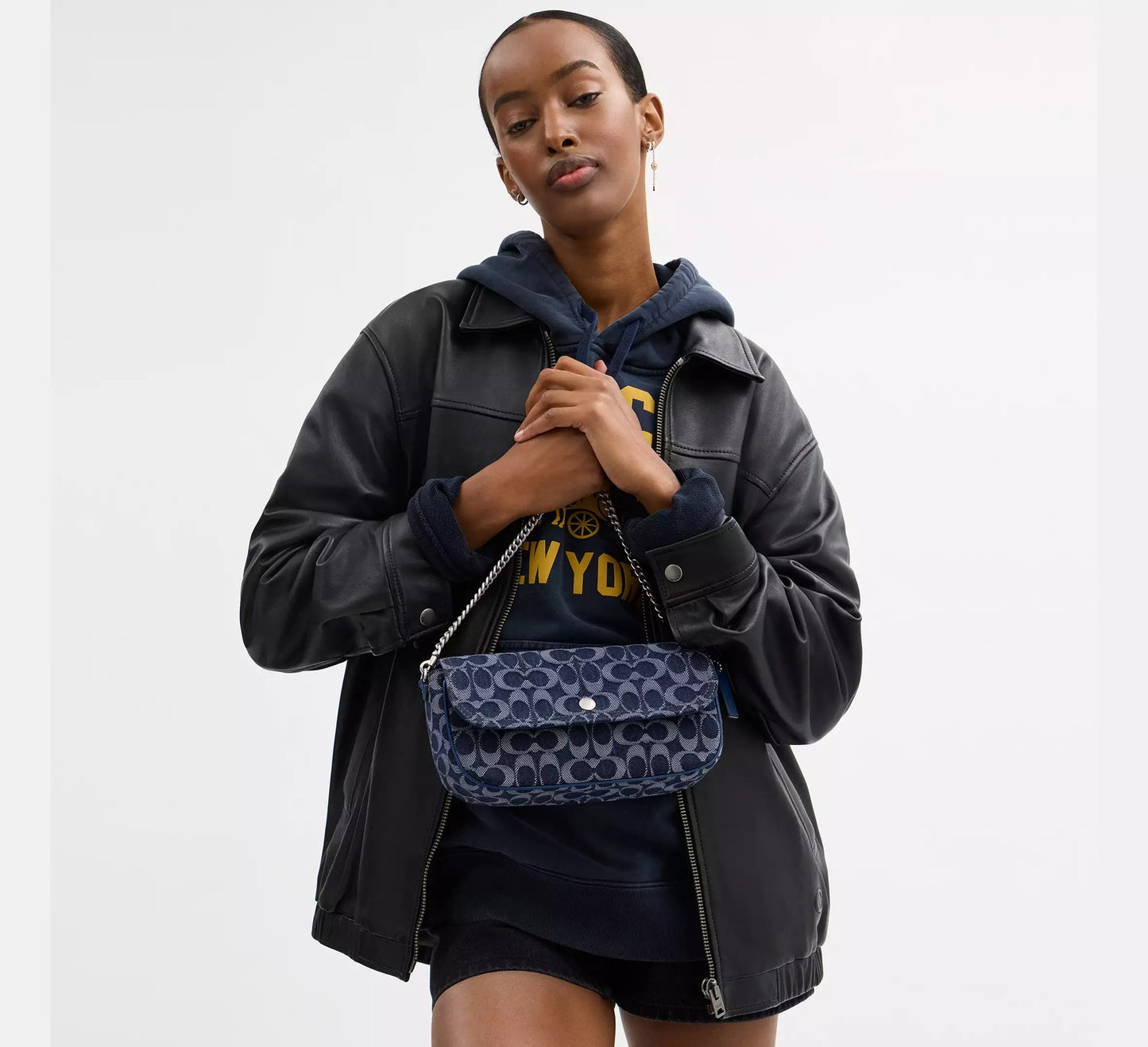 Brook Flap Chain Bag In Signature Denim (Blue)