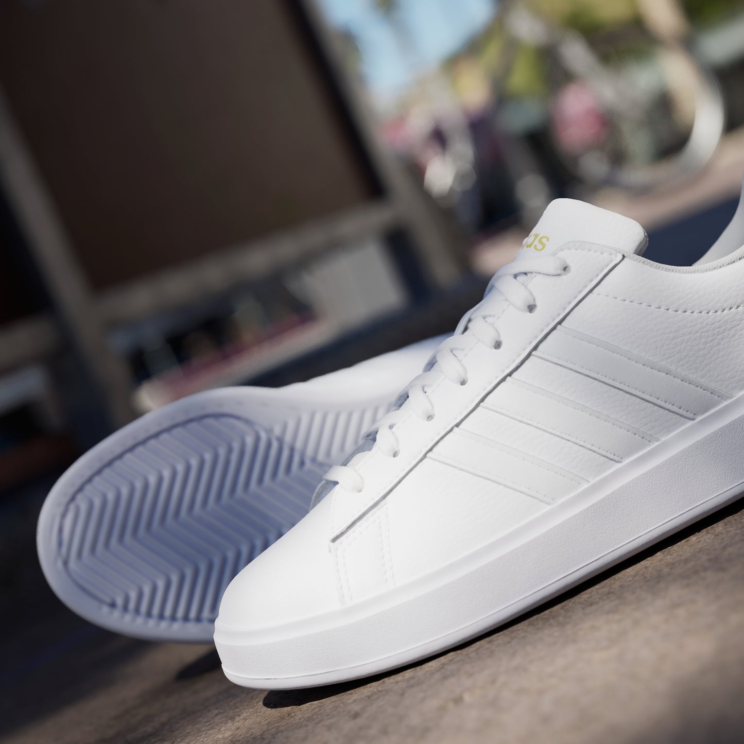 Grand Court 2.0 Shoes (White / Gold)