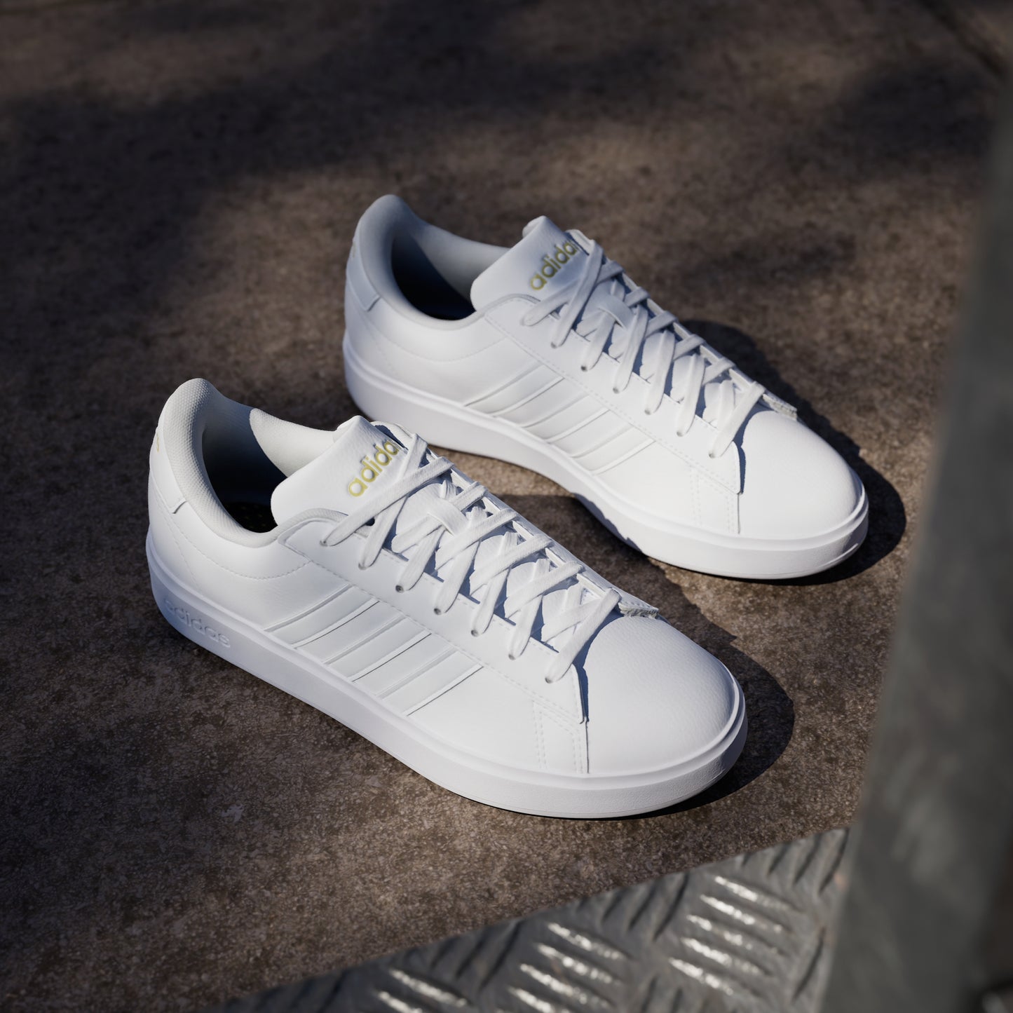 Grand Court 2.0 Shoes (White / Gold)