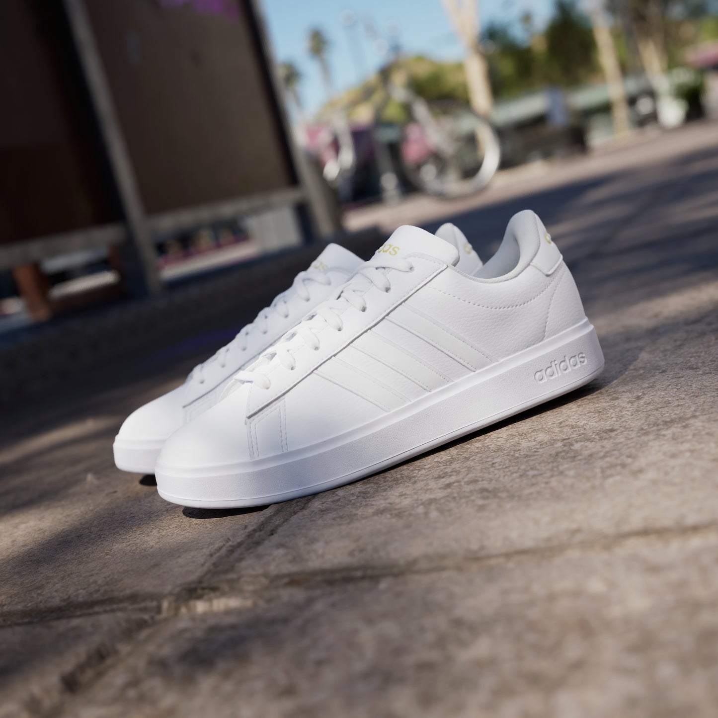 Grand Court 2.0 Shoes (White / Gold)