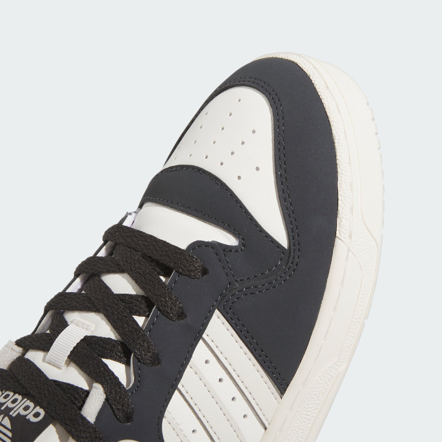 Rivalry Low Shoes (Birch White/Black)