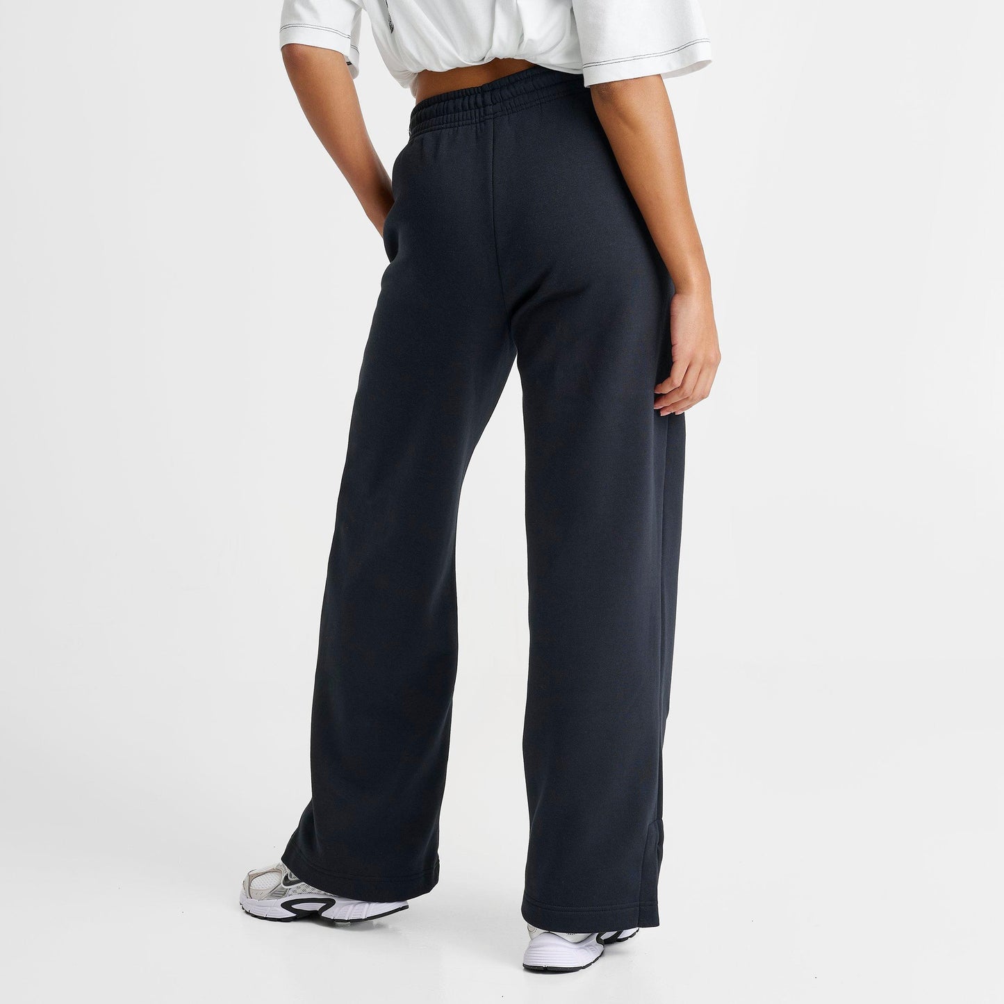 Phoenix Fleece Wide-Leg Sweatpants (Black)