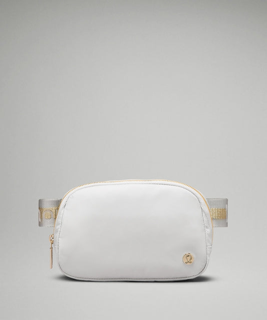Everywhere Belt Bag 1L Wordmark (White / Gold)