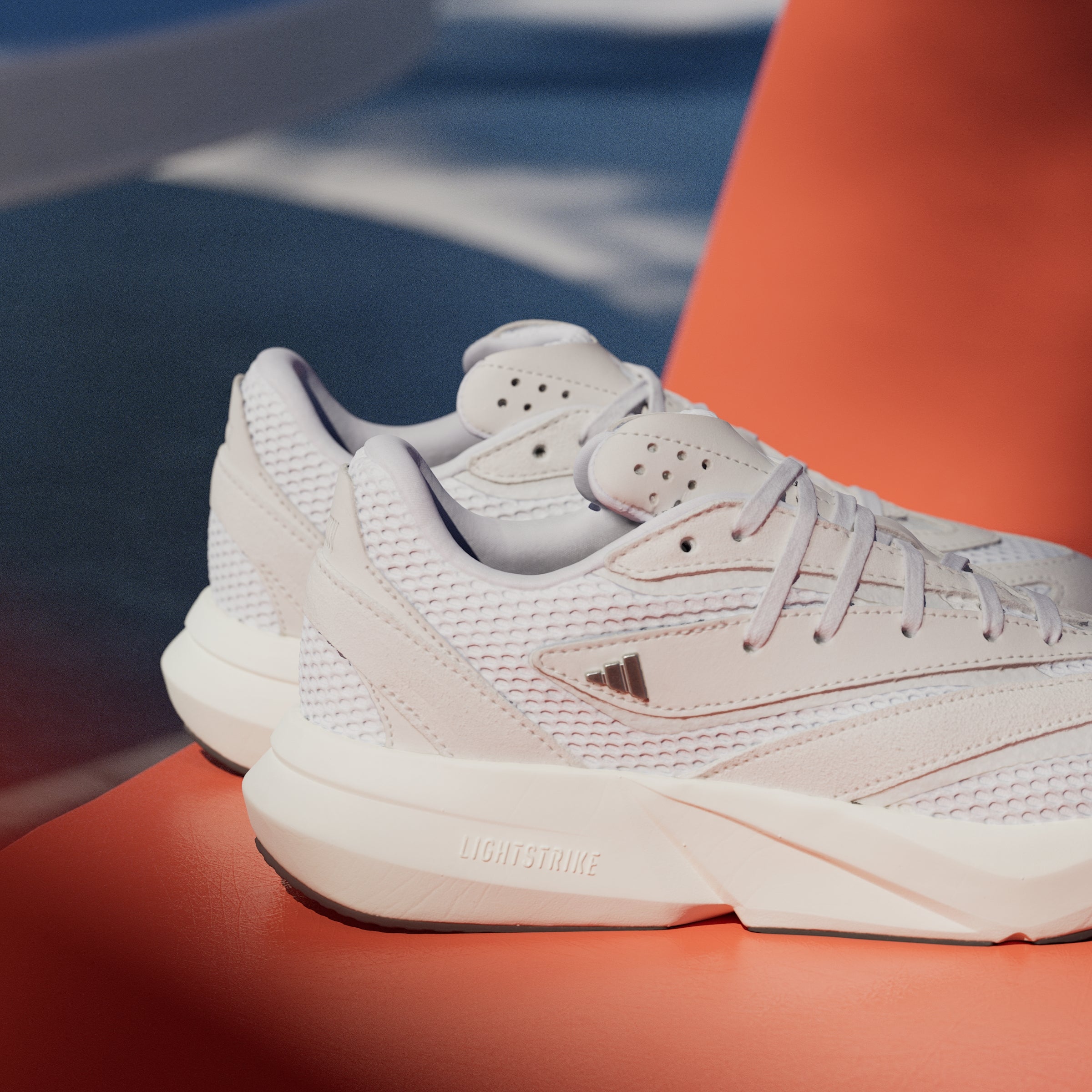 はぴ Lightblaze Shoes (White / Grey) – Posh