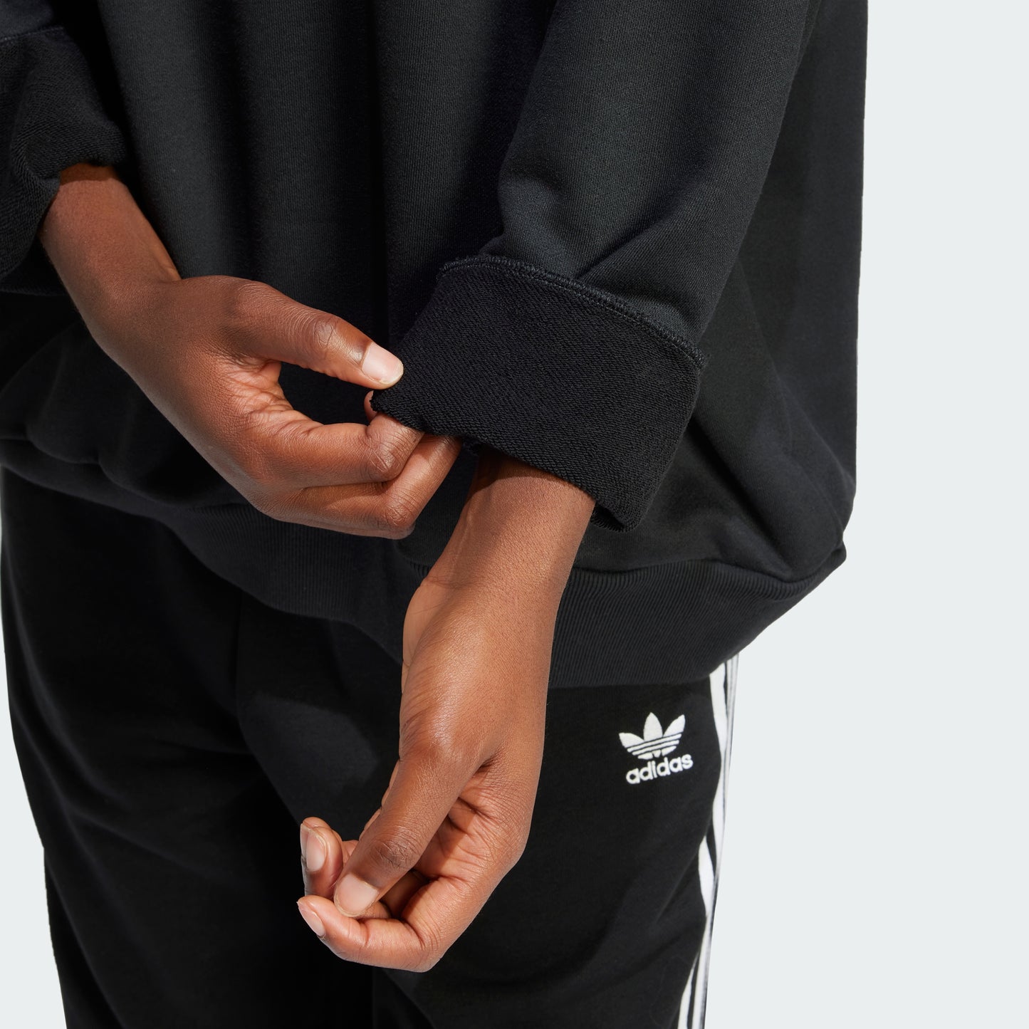 Trefoil Oversized Hoodie (Black)