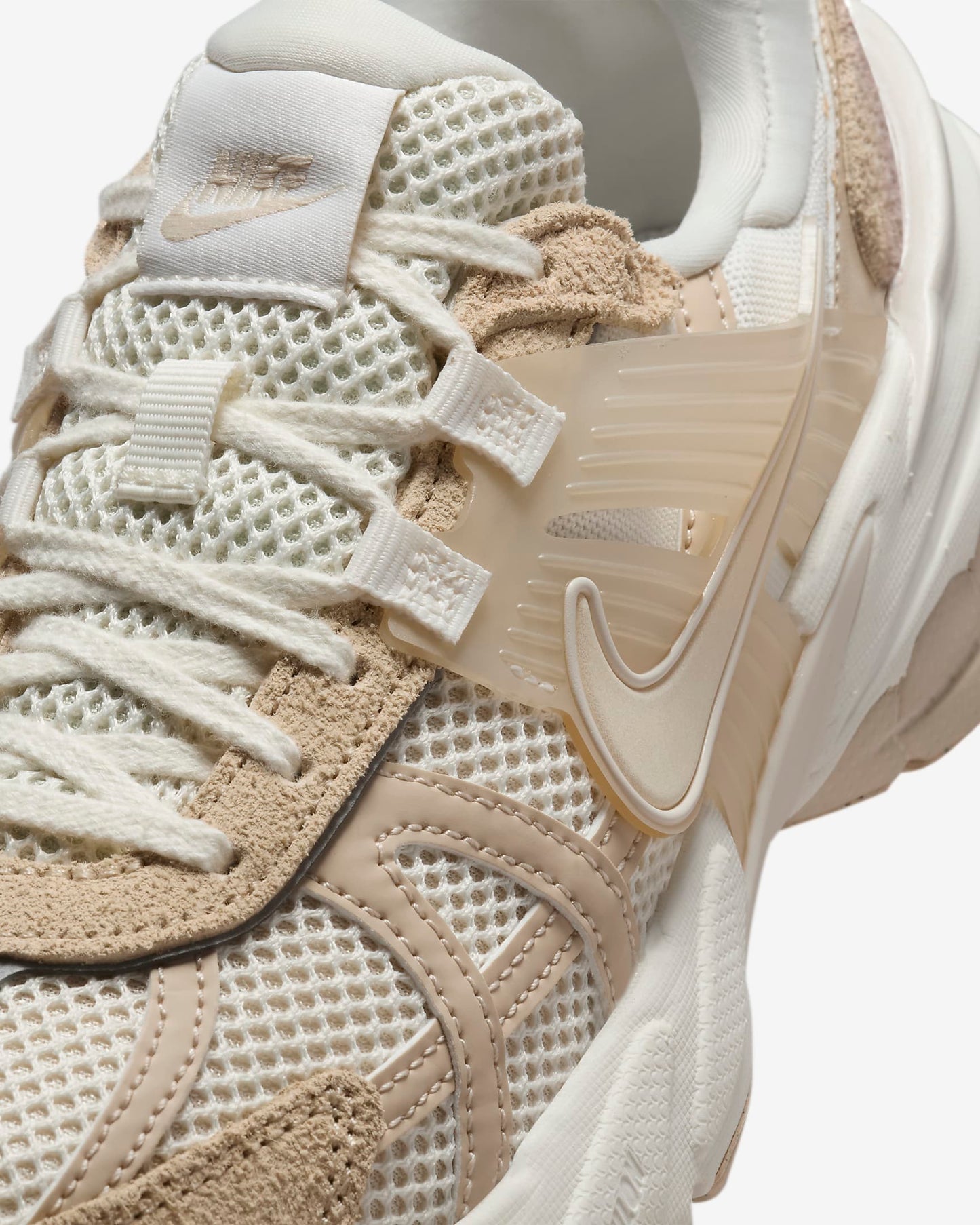 V2K Run Shoes (Sail / Sanddrift)