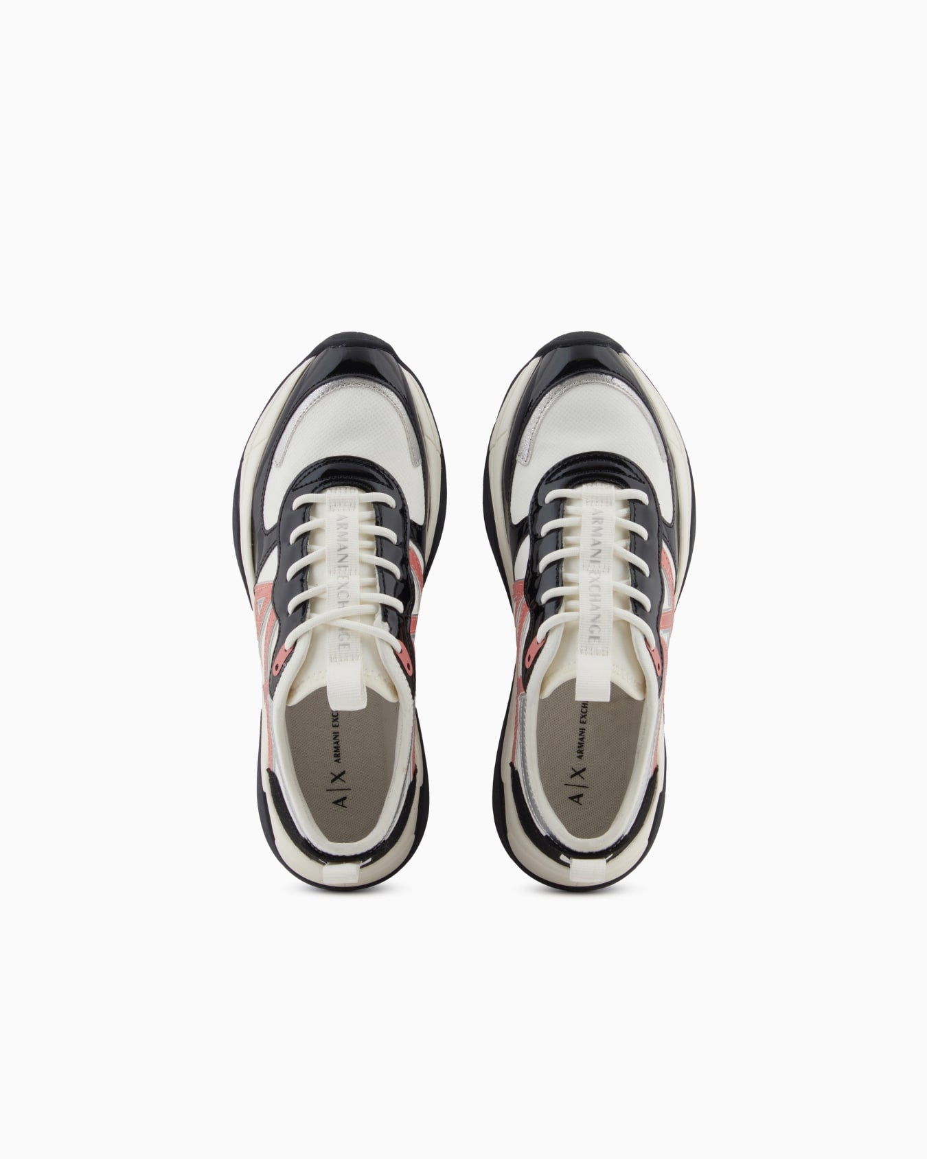Sneakers in mesh with patent and microsuede details