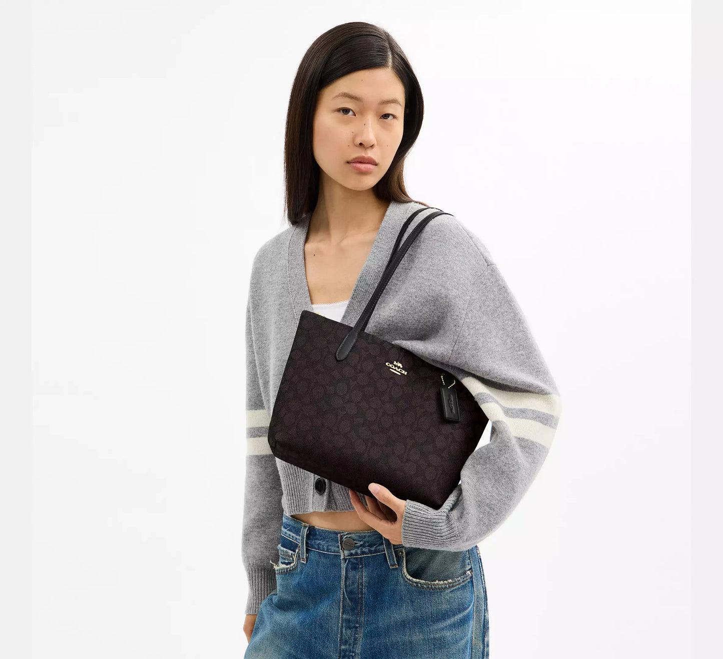 Fiona Zip Tote Bag In Signature Canvas (Gold/Walnut/Black)